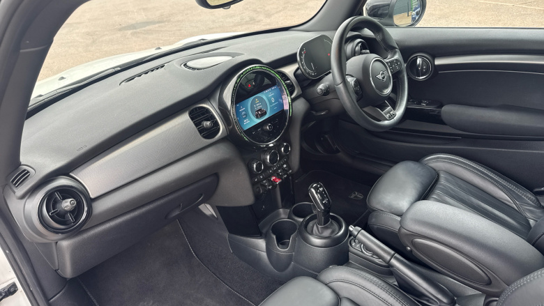 MINI Hatchback 1.5 Cooper Exclusive Premium 3dr Auto Petrol Hatchback